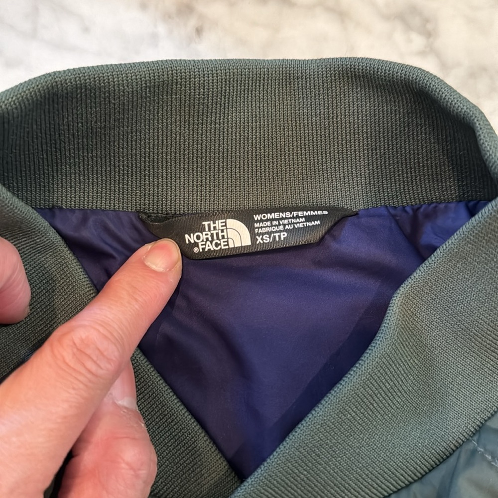 North Face quilted jacket collab w/ Urban Outfitters XS women’s - Picture 3 of 6